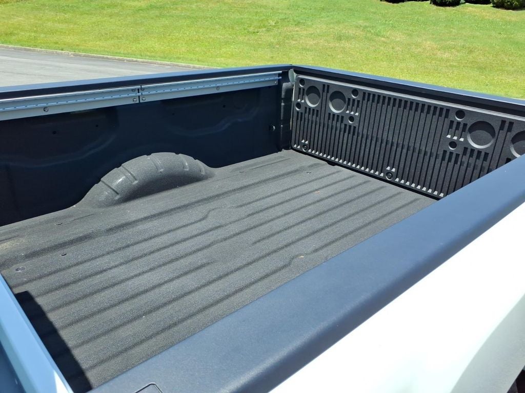 2024 Nissan TITAN King Cab® SV
