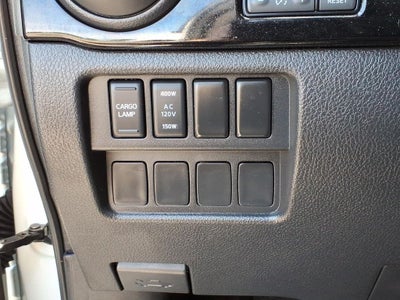 2024 Nissan TITAN King Cab® SV