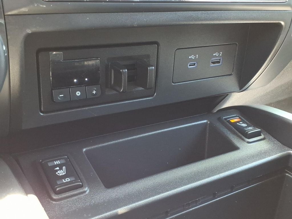 2024 Nissan TITAN King Cab® SV