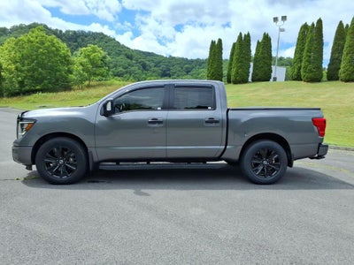 2024 Nissan TITAN Crew Cab SV