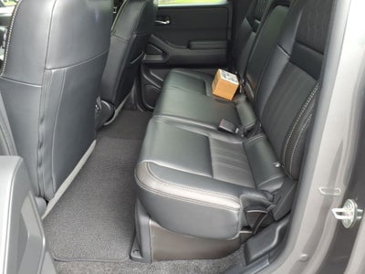 2024 Nissan Frontier Crew Cab SL