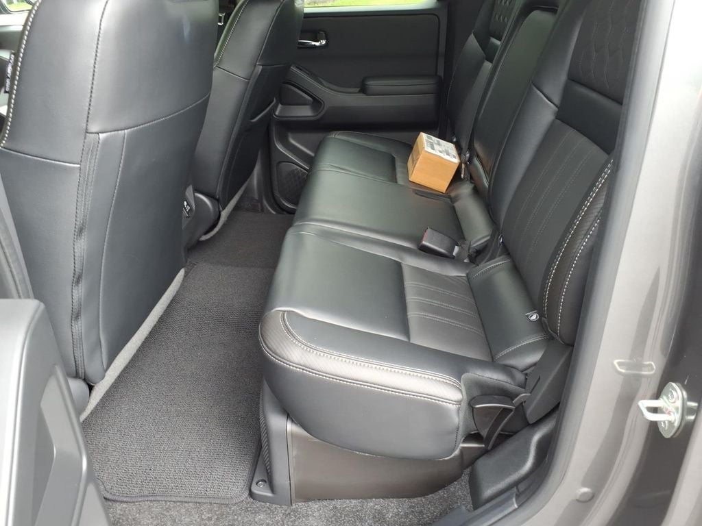 2024 Nissan Frontier Crew Cab SL