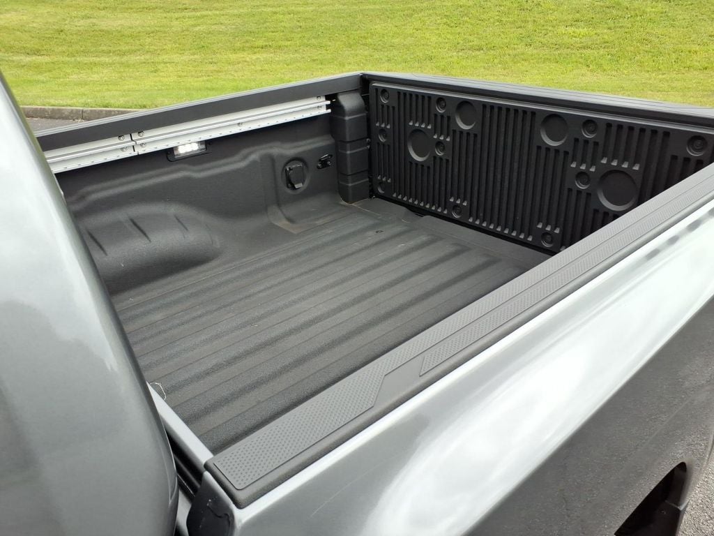 2024 Nissan Frontier Crew Cab SL