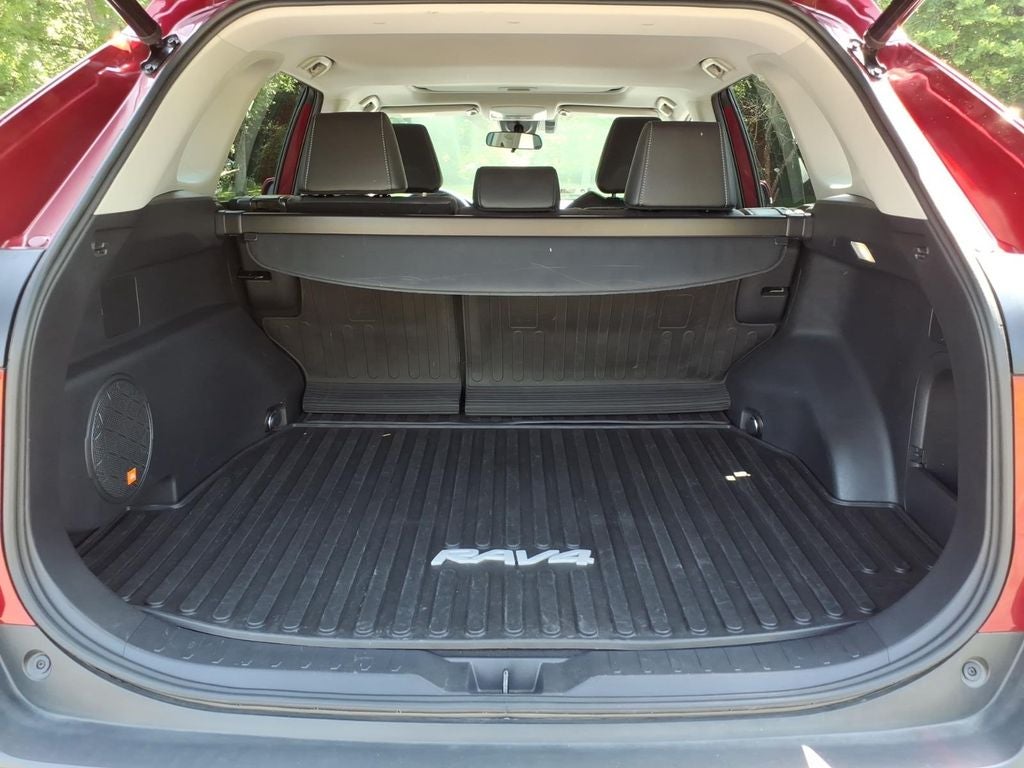 2022 Toyota RAV4 Hybrid XLE Premium