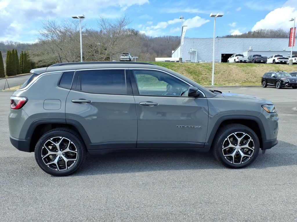2024 Jeep Compass Latitude
