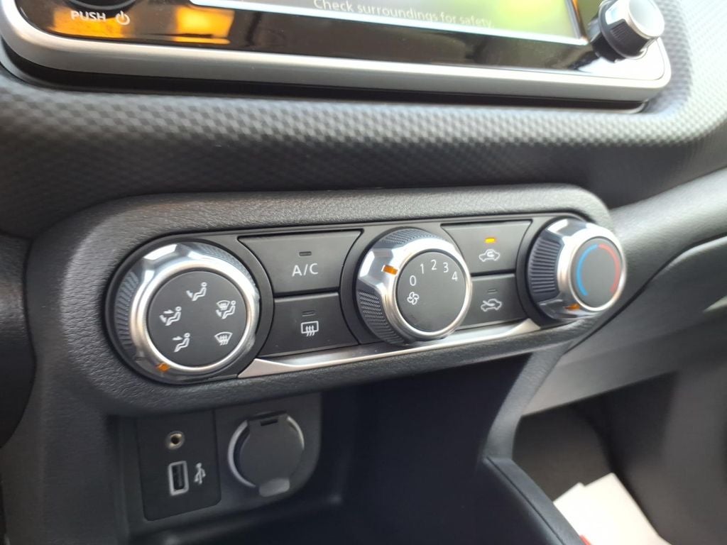 2025 Nissan Kicks Play S