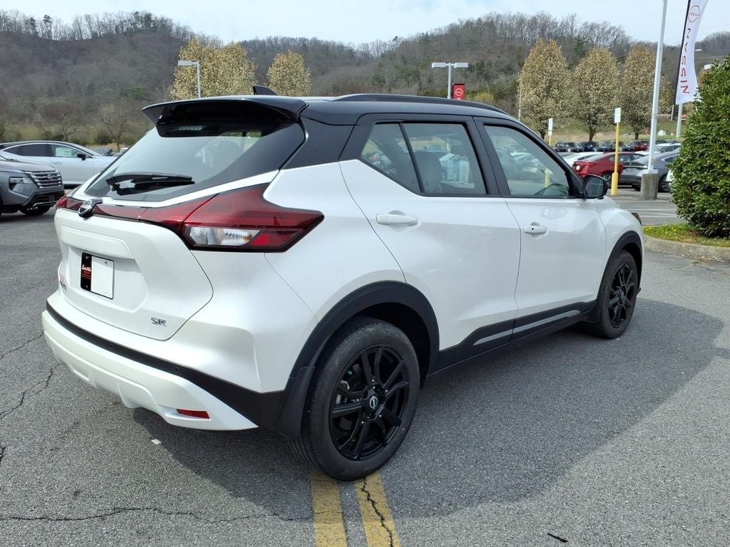 2024 Nissan Kicks SR