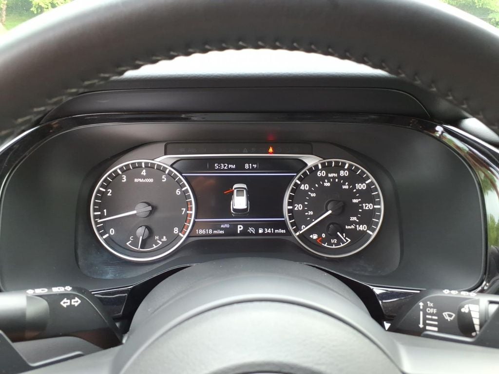 2025 Nissan Pathfinder SV