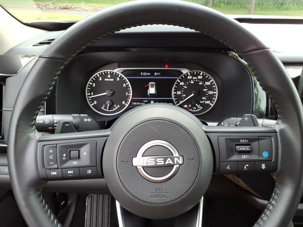 2025 Nissan Pathfinder SV