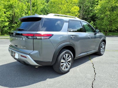 2025 Nissan Pathfinder SL