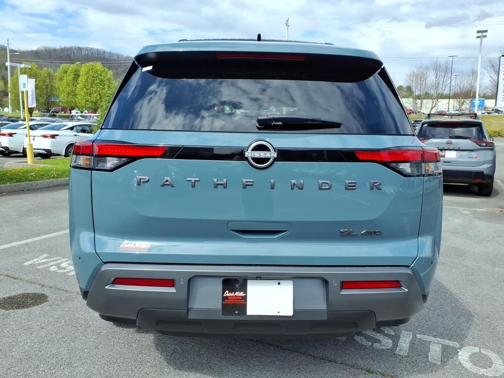 2026 Nissan Pathfinder SL