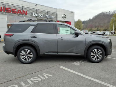 2026 Nissan Pathfinder SL