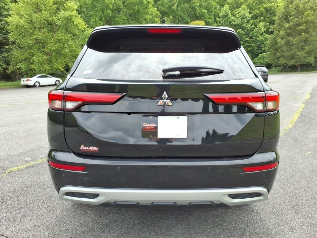 2024 Mitsubishi Outlander SE