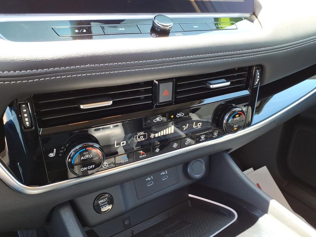 2025 Nissan Rogue SL